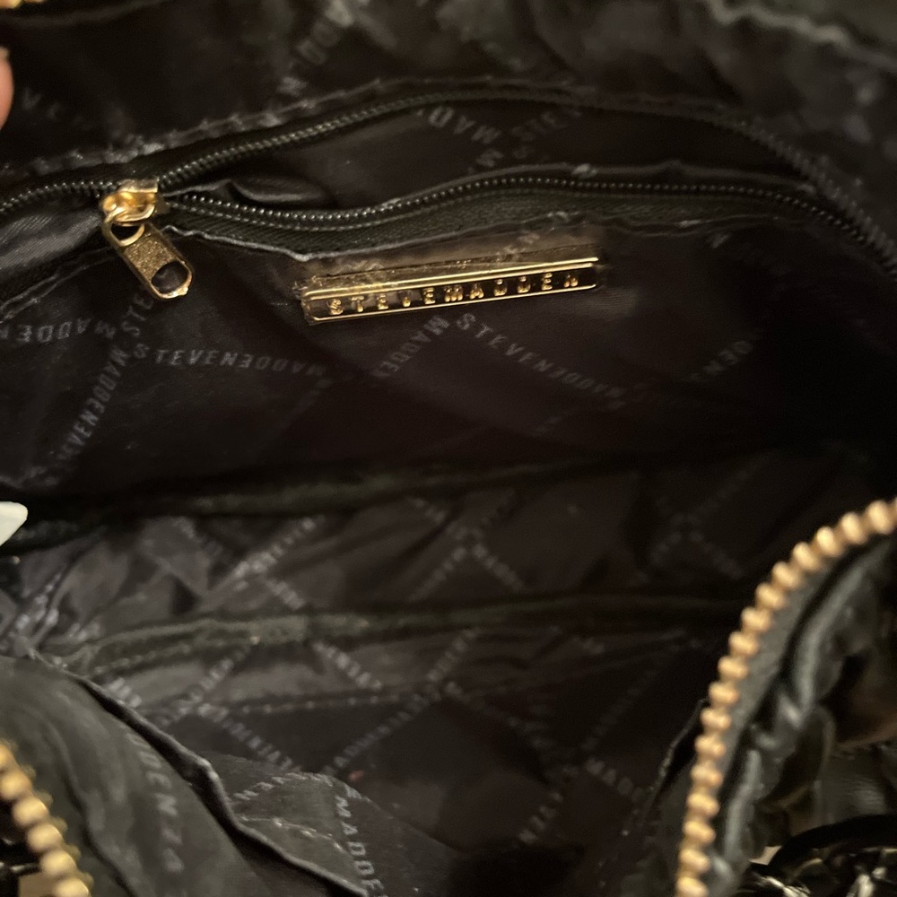 Steve Madden purse and crocs - Picture 2 of 7
